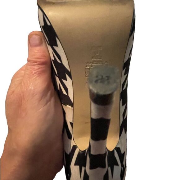 Andrea Black and White Stilleto Heals Size 6 - Picture 5 of 6